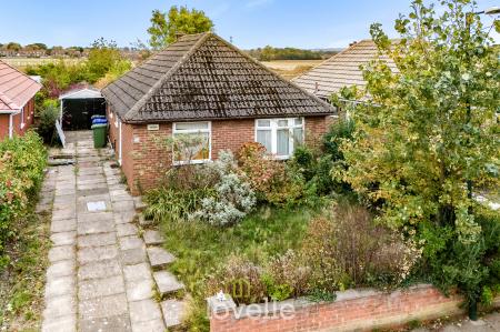 3 bedroom Detached bungalow for sale in Emfield Road, Scartho, Grimsby, DN33