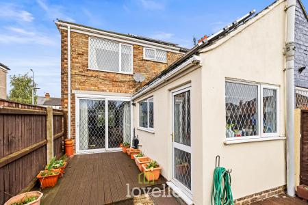3 bedroom End of terrace house for sale in Yarborough Road, Grimsby, DN34