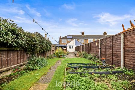 3 bedroom End of terrace house for sale in Yarborough Road, Grimsby, DN34