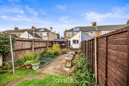 3 bedroom End of terrace house for sale in Yarborough Road, Grimsby, DN34