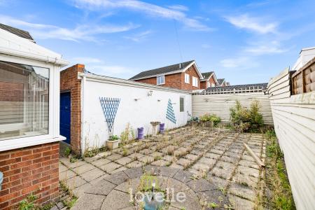 3 bedroom Detached house for sale in Woodlands Avenue, Immingham, DN40