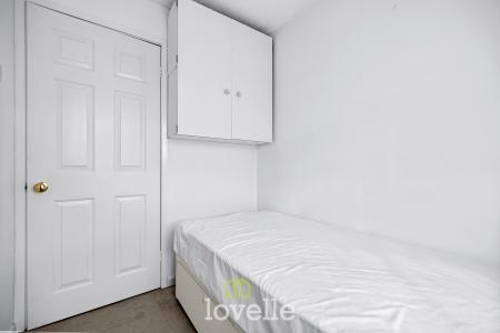 3 bedroom Detached house for sale in Woodlands Avenue, Immingham, DN40