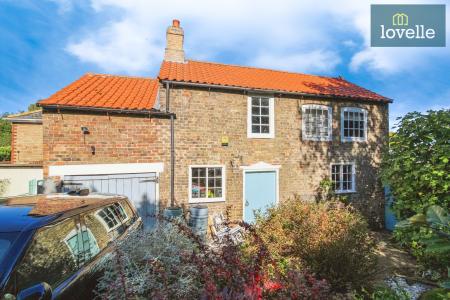 4 bedroom Detached house for sale in Cheapside, Waltham, DN37