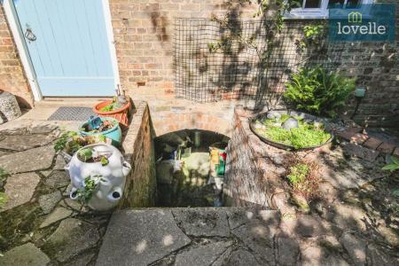 4 bedroom Detached house for sale in Cheapside, Waltham, DN37