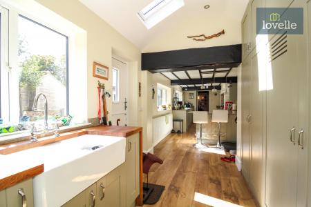 4 bedroom Detached house for sale in Cheapside, Waltham, DN37