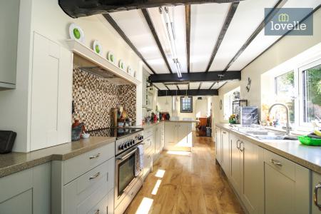 4 bedroom Detached house for sale in Cheapside, Waltham, DN37