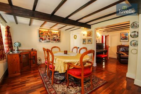 4 bedroom Detached house for sale in Cheapside, Waltham, DN37