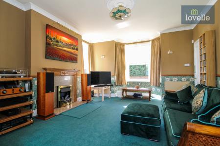 4 bedroom Detached house for sale in Cheapside, Waltham, DN37