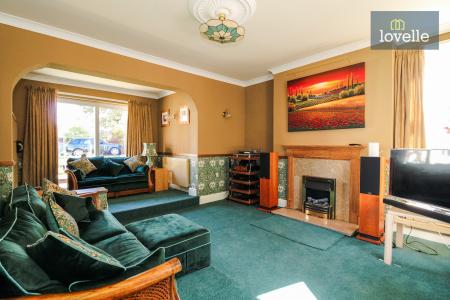 4 bedroom Detached house for sale in Cheapside, Waltham, DN37