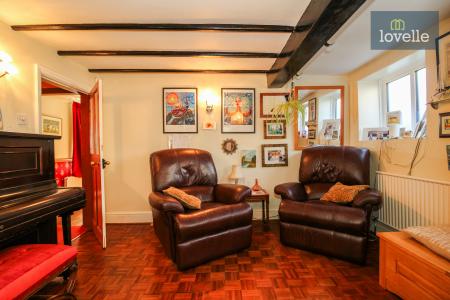 4 bedroom Detached house for sale in Cheapside, Waltham, DN37