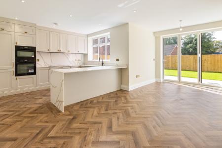 4 bedroom Detached house for sale in SHOW HOME, The Elms, Abbey Road, Grimsby, DN32