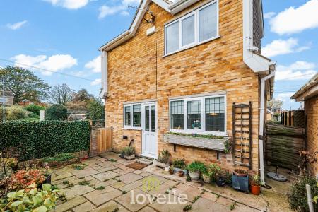 3 bedroom Detached house for sale in Mulberry Close, Keelby, DN41