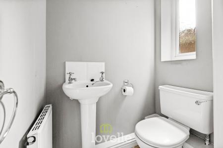 3 bedroom Detached house for sale in Buddleia Close, Healing, DN41