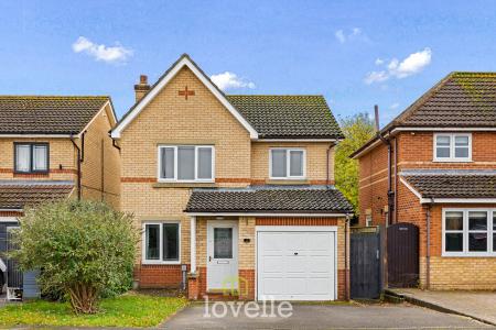 3 bedroom Detached house for sale in Buddleia Close, Healing, DN41