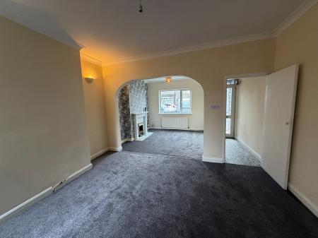 3 bedroom Terraced House to let in Gilbey Road, Grimsby, DN31