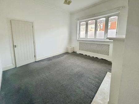 3 bedroom Terraced House to let in Hainton Avenue, Grimsby, DN32