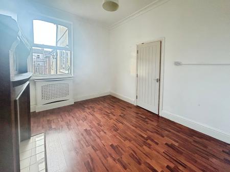 3 bedroom Terraced House to let in Hainton Avenue, Grimsby, DN32