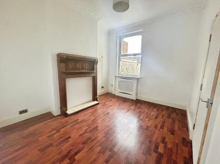 3 bedroom Terraced House to let in Hainton Avenue, Grimsby, DN32