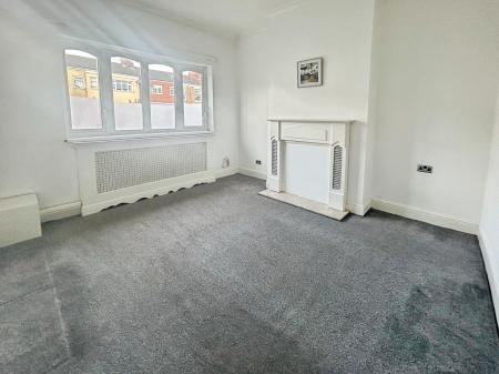 3 bedroom Terraced House to let in Hainton Avenue, Grimsby, DN32