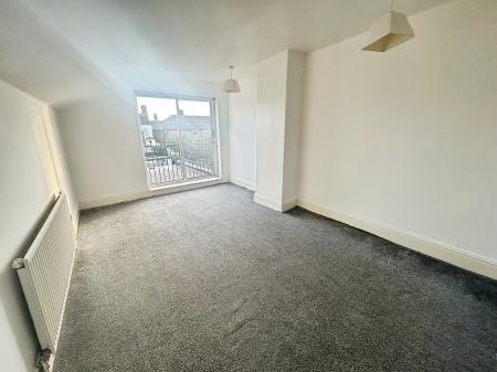 3 bedroom Terraced House to let in Hainton Avenue, Grimsby, DN32