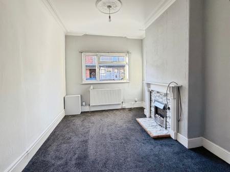 3 bedroom Terraced House to let in Montague Street, Cleethorpes, DN35