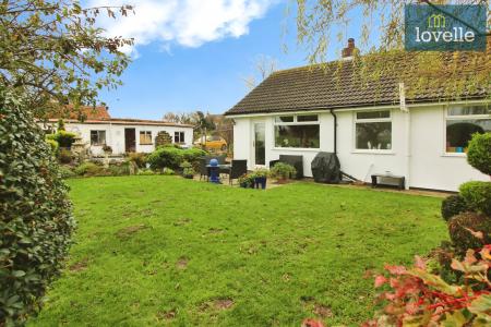 3 bedroom Detached bungalow for sale in Louth Road, South Somercotes, LN11