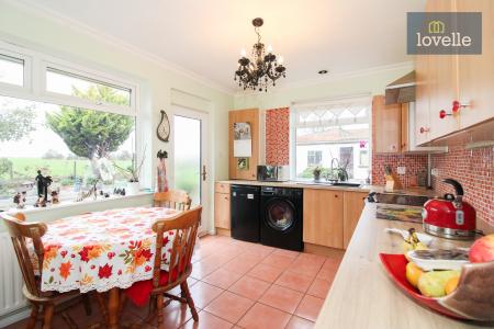 3 bedroom Detached bungalow for sale in Louth Road, South Somercotes, LN11