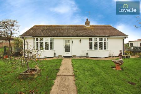3 bedroom Detached bungalow for sale in Louth Road, South Somercotes, LN11