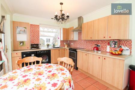 3 bedroom Detached bungalow for sale in Louth Road, South Somercotes, LN11
