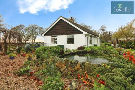 3 bedroom Detached bungalow for sale in Louth Road, South Somercotes, LN11