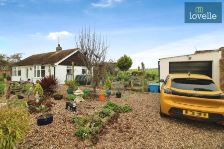 3 bedroom Detached bungalow for sale in Louth Road, South Somercotes, LN11