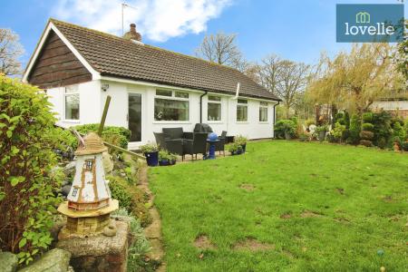 3 bedroom Detached bungalow for sale in Louth Road, South Somercotes, LN11