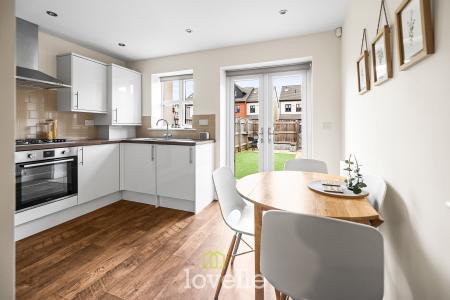 2 bedroom Terraced House for sale in Kristine Close, Grimsby, DN32