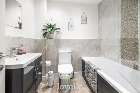 2 bedroom Terraced House for sale in Kristine Close, Grimsby, DN32