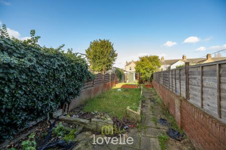 3 bedroom Terraced House for sale in Torrington Street, Grimsby, DN32