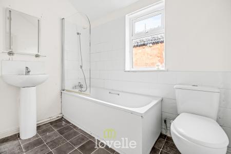 3 bedroom Terraced House for sale in Torrington Street, Grimsby, DN32