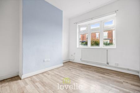3 bedroom Terraced House for sale in Torrington Street, Grimsby, DN32