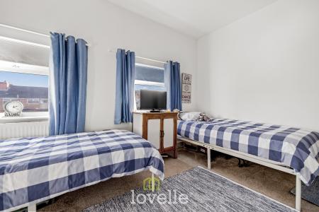 2 bedroom Terraced House for sale in Columbia Road, Grimsby, DN32