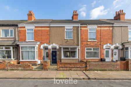2 bedroom Terraced House for sale in Columbia Road, Grimsby, DN32