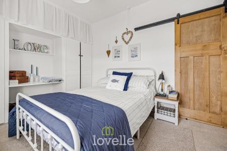 2 bedroom Terraced House for sale in Columbia Road, Grimsby, DN32