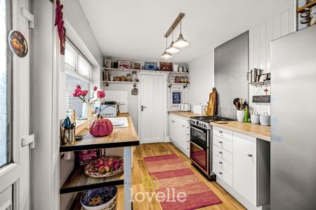 2 bedroom Terraced House for sale in Columbia Road, Grimsby, DN32