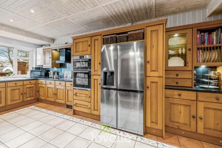 4 bedroom Detached house for sale in Laceby Road, Grimsby, DN34