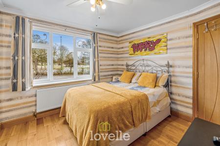 4 bedroom Detached house for sale in Laceby Road, Grimsby, DN34