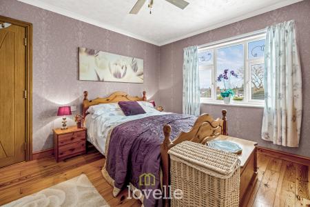 4 bedroom Detached house for sale in Laceby Road, Grimsby, DN34