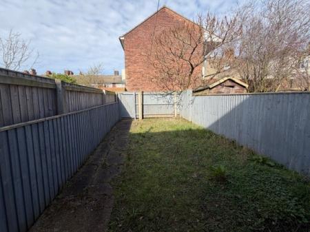 2 bedroom Terraced House to let in Edward Street, Cleethorpes, DN35
