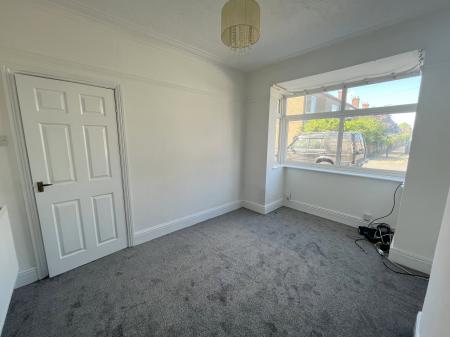 3 bedroom End of terrace house to let in Heneage Road, Grimsby, DN32