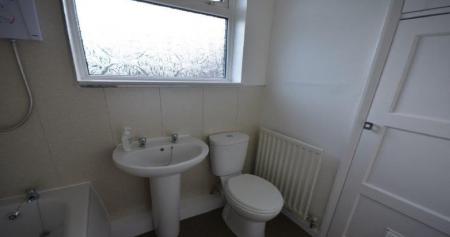 3 bedroom Semi-detached house to let in Filey Road, Grimsby, DN32