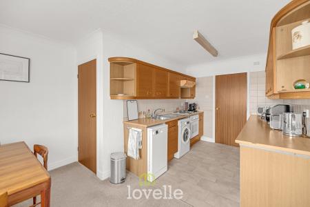2 bedroom Flat for sale in St James Court, Grimsby, DN34
