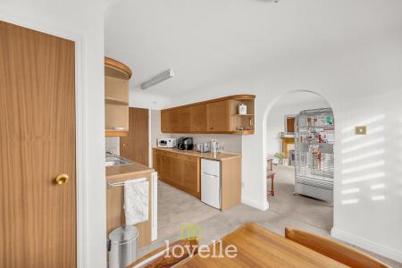 2 bedroom Flat for sale in St James Court, Grimsby, DN34