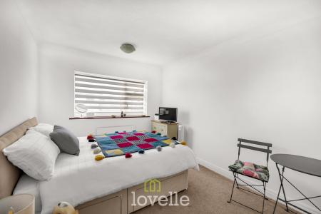 2 bedroom Flat for sale in St James Court, Grimsby, DN34